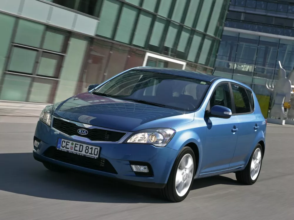 Автомобиль Kia Ceed I Рестайлинг Хэтчбек (5 дверей)
