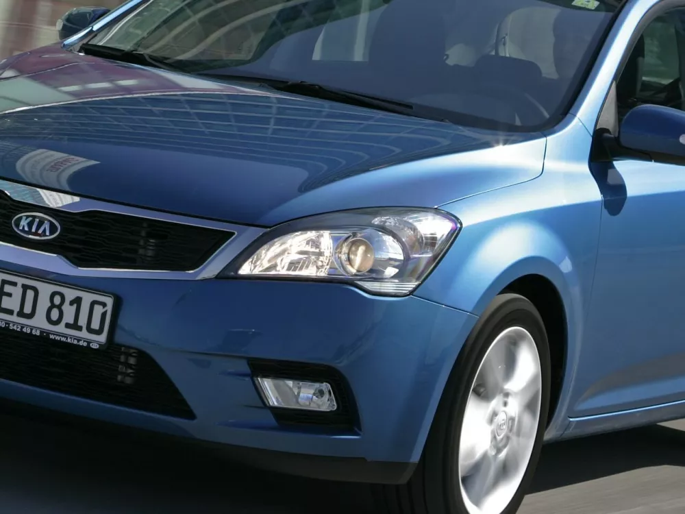 Автомобиль Kia Ceed I Рестайлинг Хэтчбек (5 дверей)