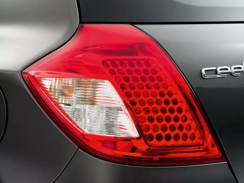 Автомобиль Kia Ceed I Рестайлинг Хэтчбек (5 дверей)