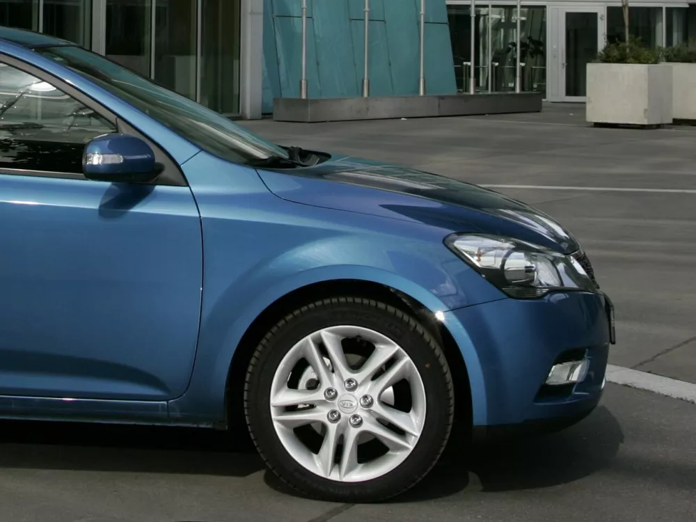 Автомобиль Kia Ceed I Рестайлинг Хэтчбек (5 дверей)