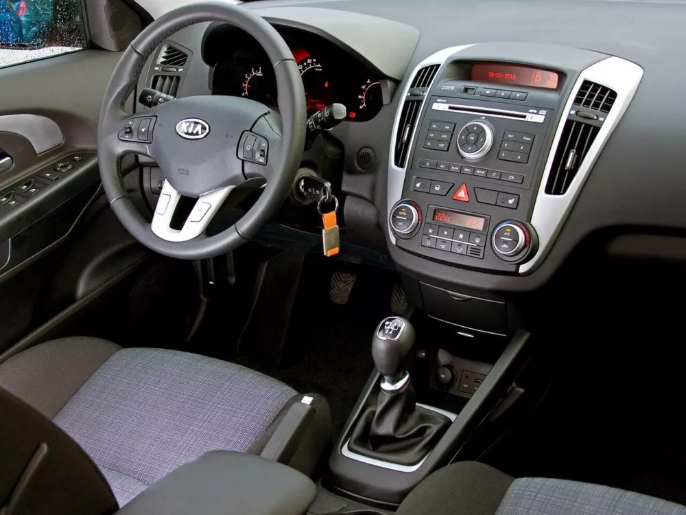 Автомобиль Kia Ceed I Рестайлинг Универсал (5 дверей)