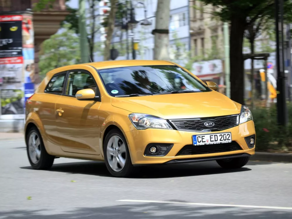 Автомобиль Kia Ceed I Рестайлинг Хэтчбек (3 двери)