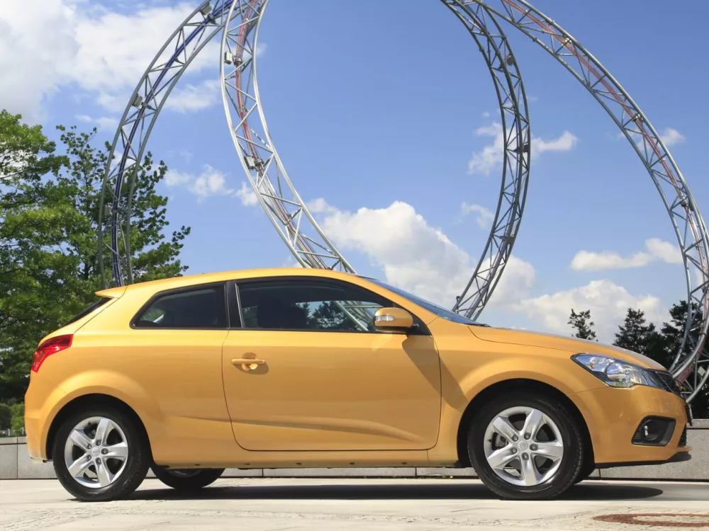 Автомобиль Kia Ceed I Рестайлинг Хэтчбек (3 двери)