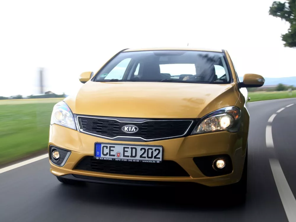 Автомобиль Kia Ceed I Рестайлинг Хэтчбек (3 двери)