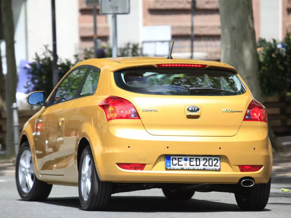 Автомобиль Kia Ceed I Рестайлинг Хэтчбек (3 двери)