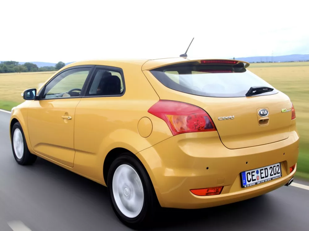 Автомобиль Kia Ceed I Рестайлинг Хэтчбек (3 двери)
