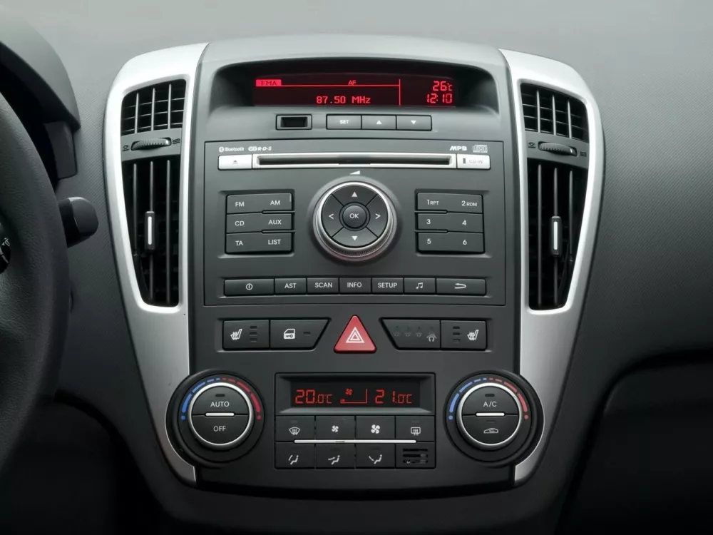 Автомобиль Kia Ceed I Рестайлинг Хэтчбек (3 двери)