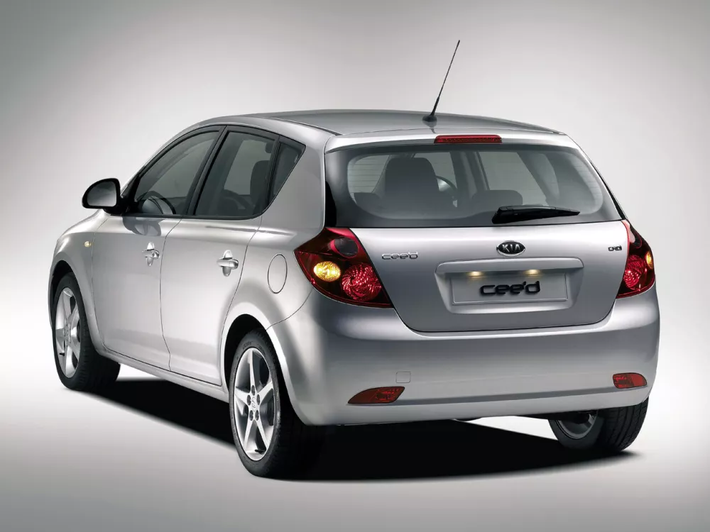 Автомобиль Kia Ceed I Хэтчбек (5 дверей)