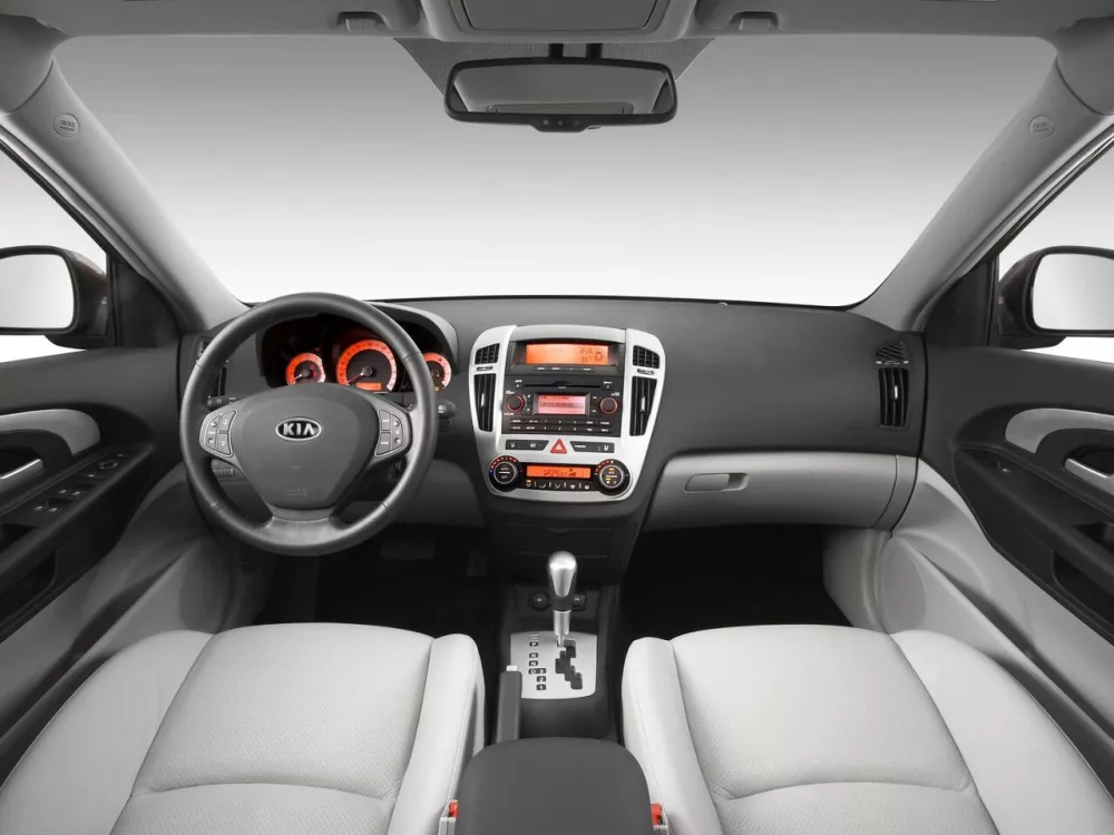 Автомобиль Kia Ceed I Хэтчбек (5 дверей)