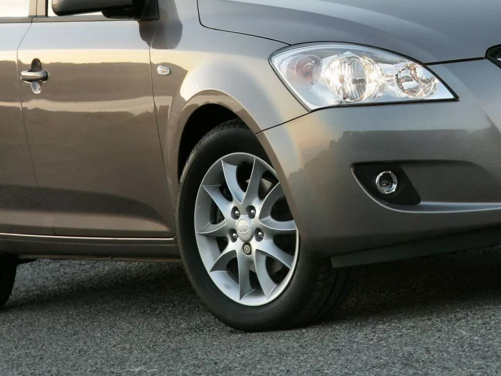 Автомобиль Kia Ceed I Хэтчбек (5 дверей)
