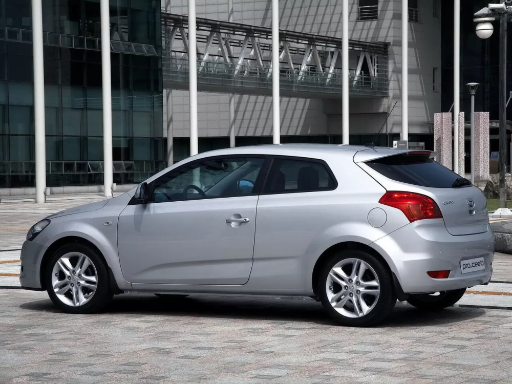 Автомобиль Kia Ceed I Хэтчбек (3 двери)