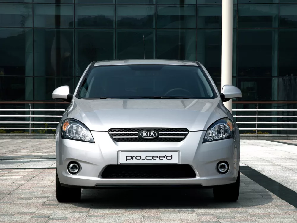 Автомобиль Kia Ceed I Хэтчбек (3 двери)