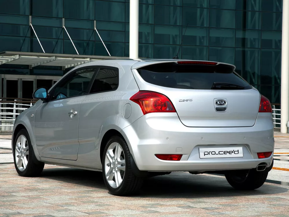 Автомобиль Kia Ceed I Хэтчбек (3 двери)