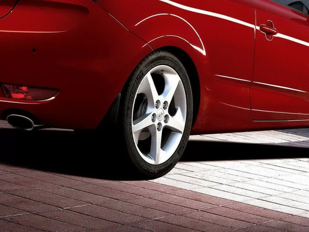 Автомобиль Kia Ceed I Хэтчбек (3 двери)