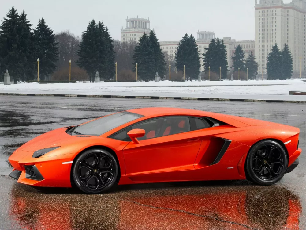 Автомобиль Lamborghini Aventador I Купе