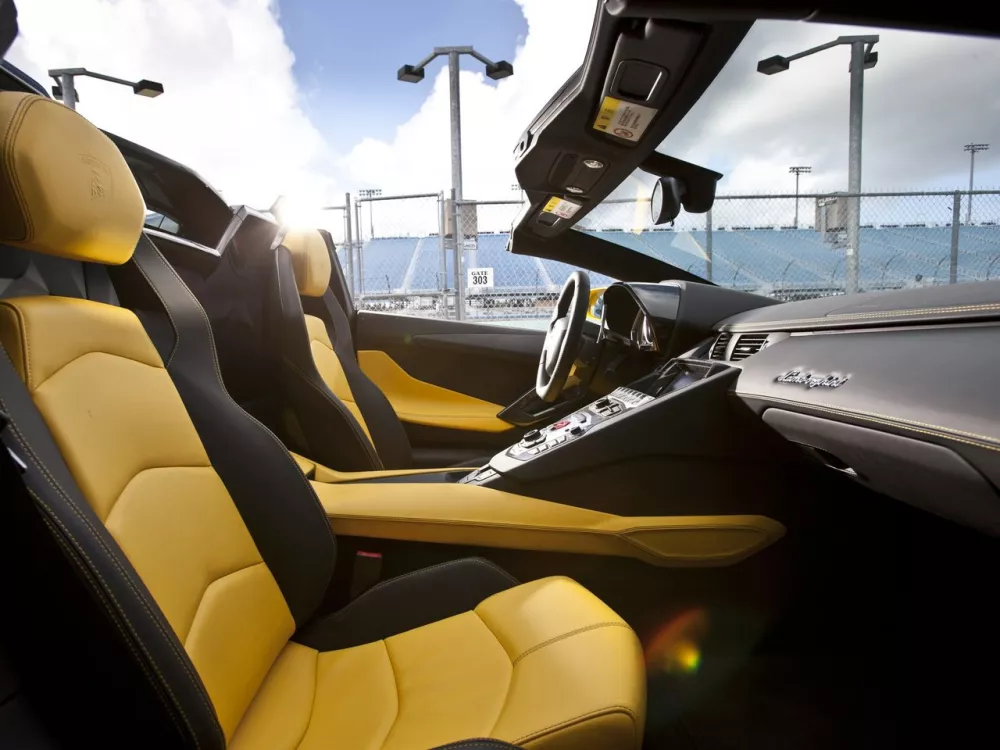 Автомобиль Lamborghini Aventador I Родстер