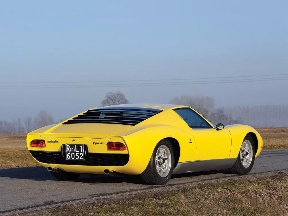 Автомобиль Lamborghini Miura Купе