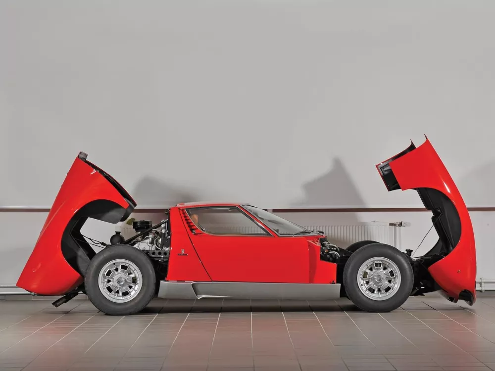 Автомобиль Lamborghini Miura Купе