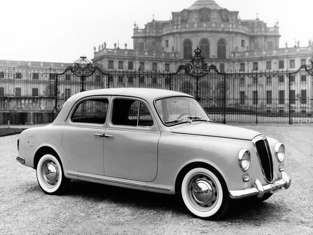 Автомобиль Lancia Appia Седан
