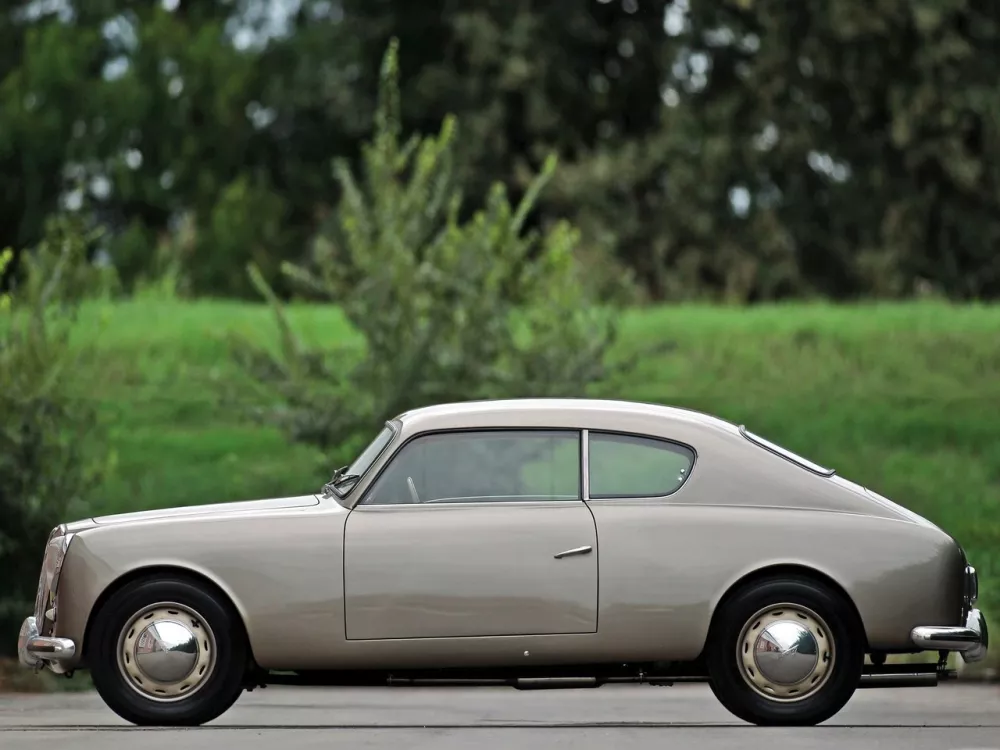 Автомобиль Lancia Aurelia Купе