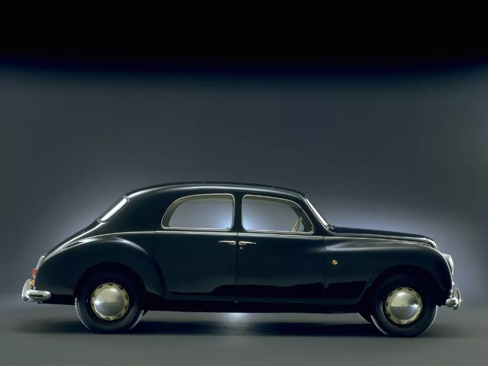 Автомобиль Lancia Aurelia Седан