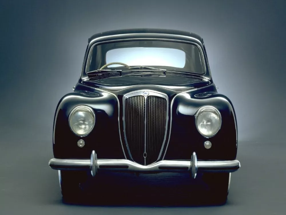 Автомобиль Lancia Aurelia Седан