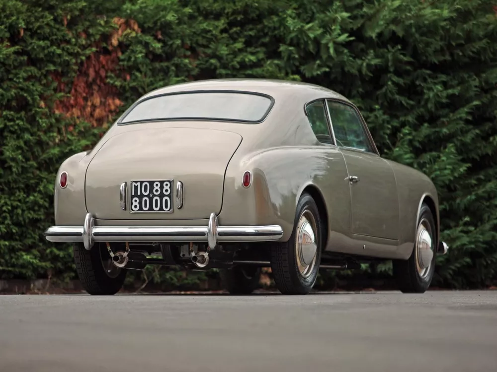 Автомобиль Lancia Aurelia Купе