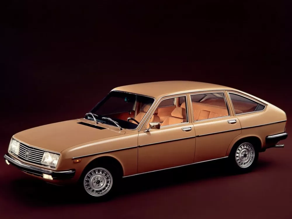 Автомобиль Lancia Beta Седан