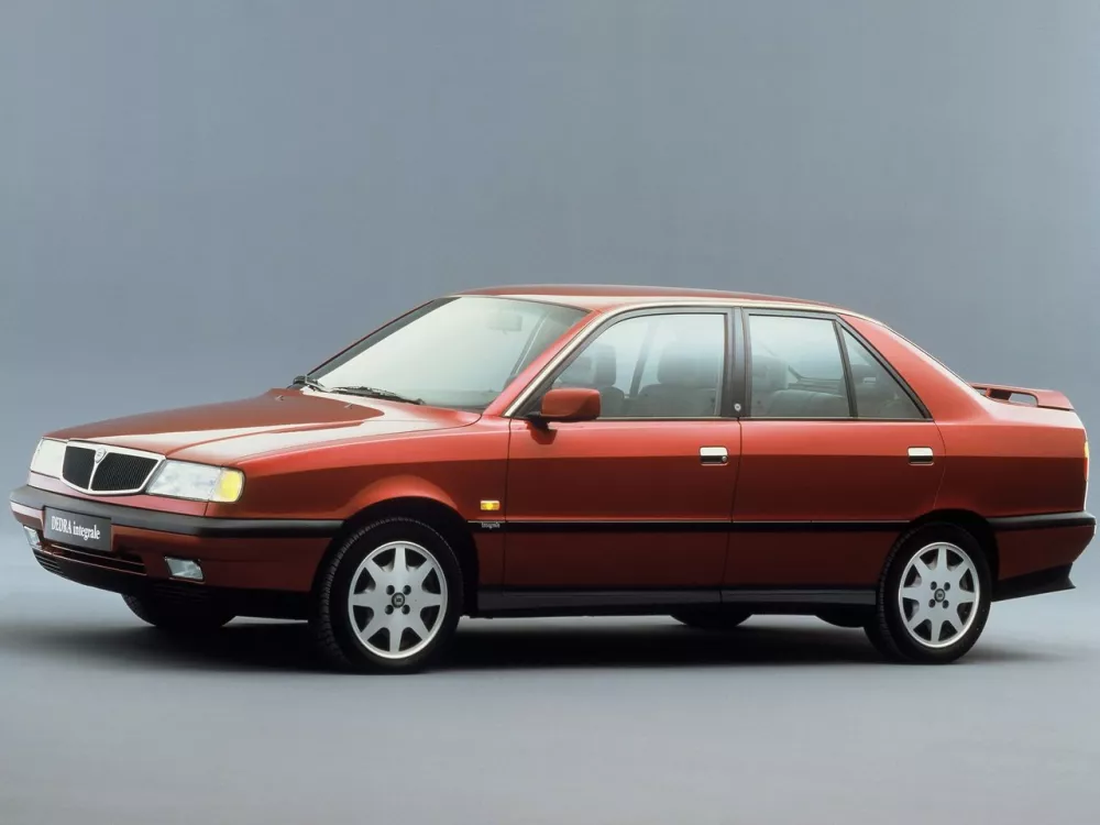 Автомобиль Lancia Dedra Седан