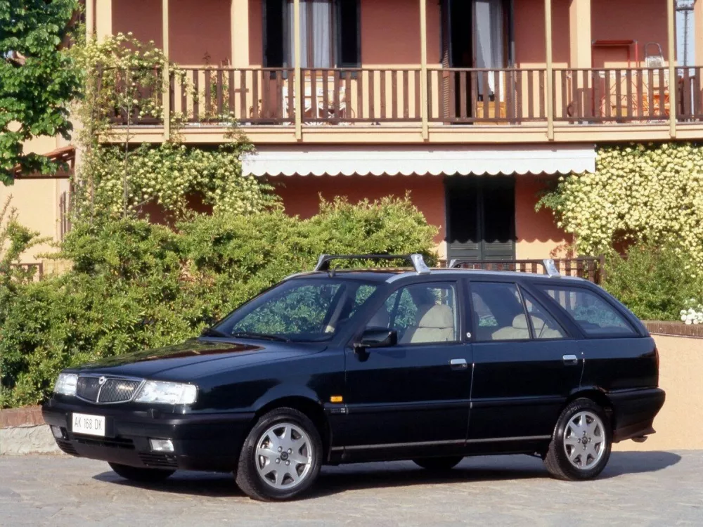 Автомобиль Lancia Dedra Универсал (5 дверей)