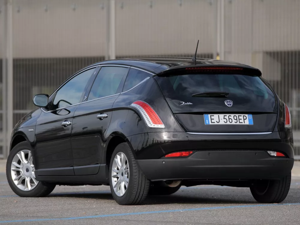 Автомобиль Lancia Delta III (844) Рестайлинг Хэтчбек (5 дверей)