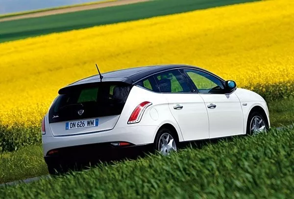 Автомобиль Lancia Delta III (844) Хэтчбек (5 дверей)