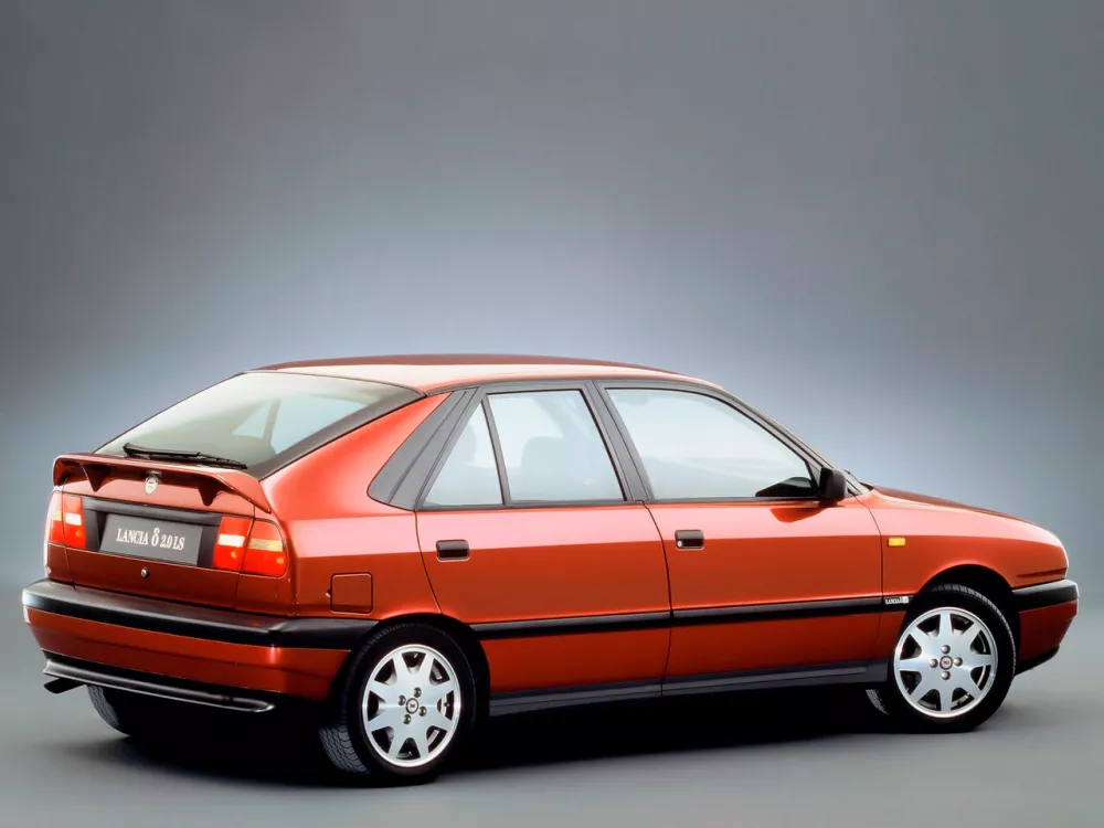 Автомобиль Lancia Delta II (836) Хэтчбек (5 дверей)