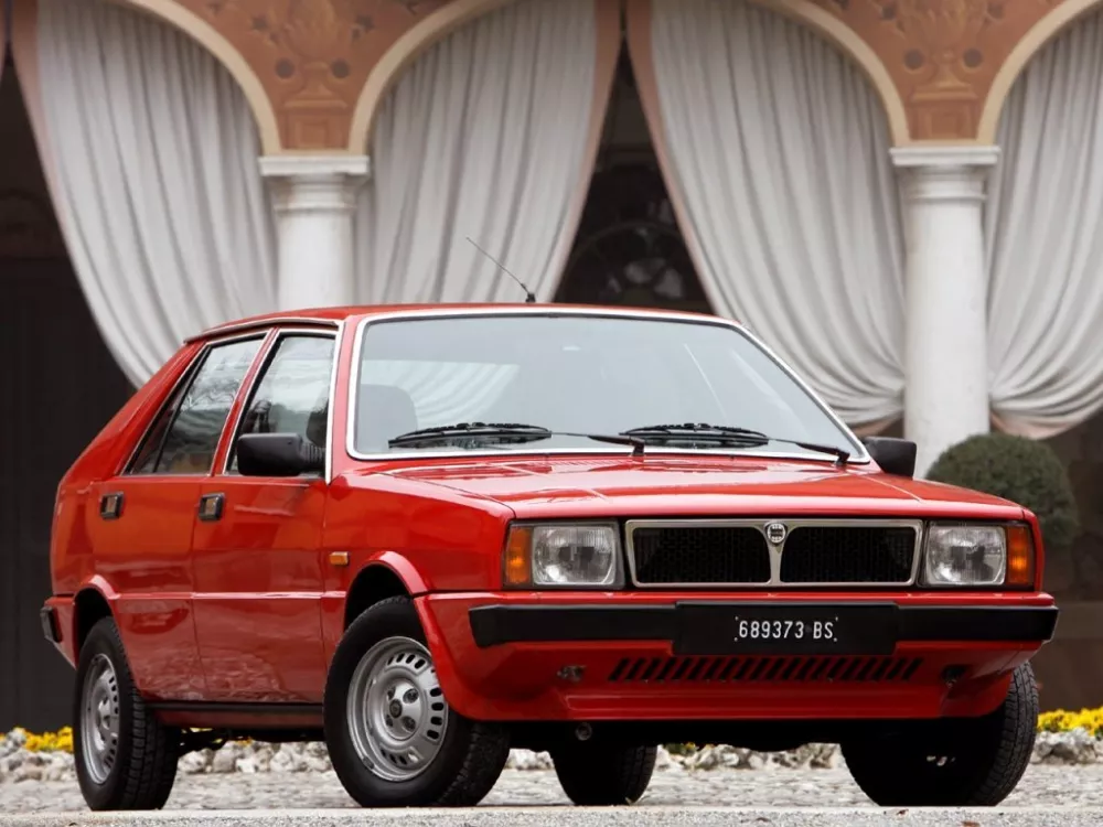 Автомобиль Lancia Delta I (831) Хэтчбек (5 дверей)