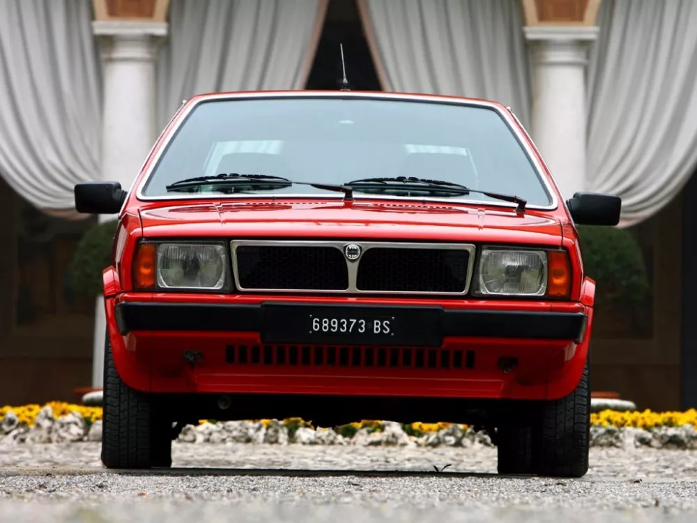 Автомобиль Lancia Delta I (831) Хэтчбек (5 дверей)