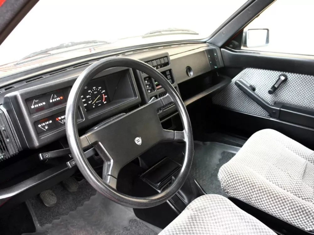 Автомобиль Lancia Delta I (831) Хэтчбек (5 дверей)