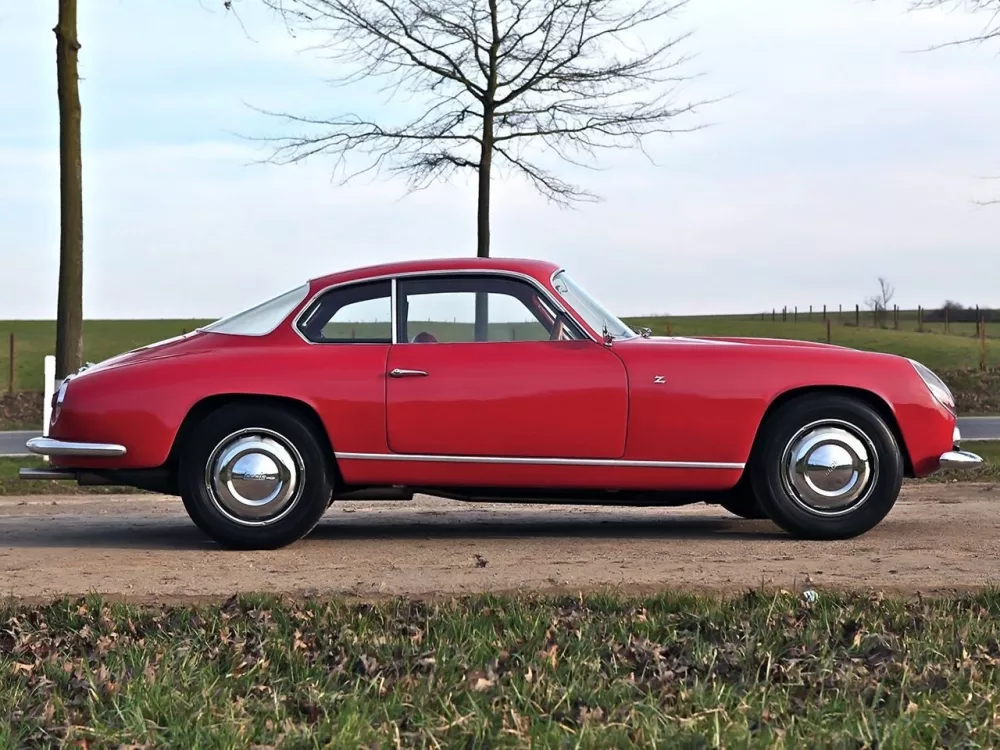 Автомобиль Lancia Flaminia Купе