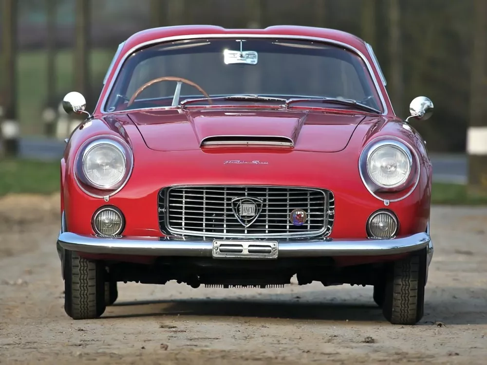 Автомобиль Lancia Flaminia Купе