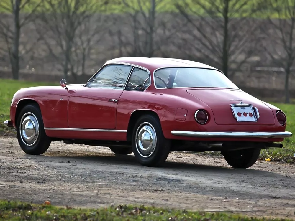 Автомобиль Lancia Flaminia Купе