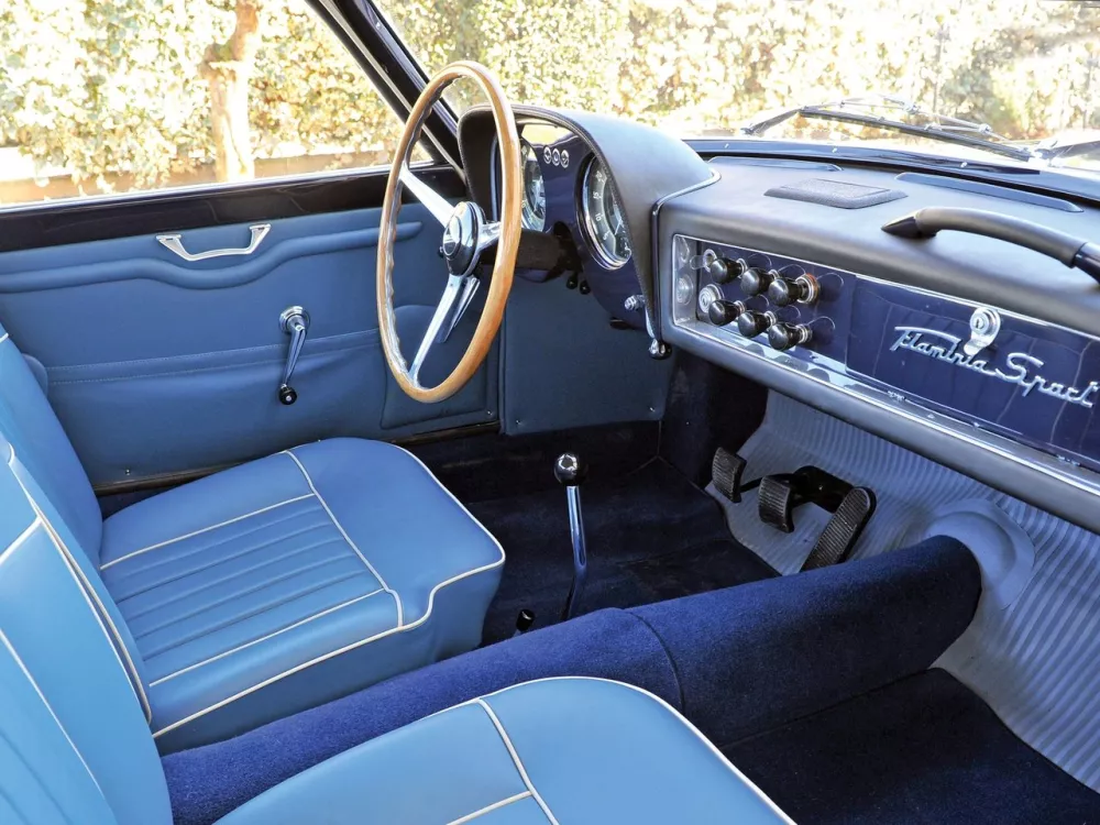 Автомобиль Lancia Flaminia Купе