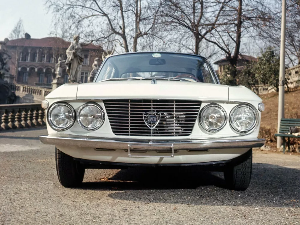 Автомобиль Lancia Fulvia Купе