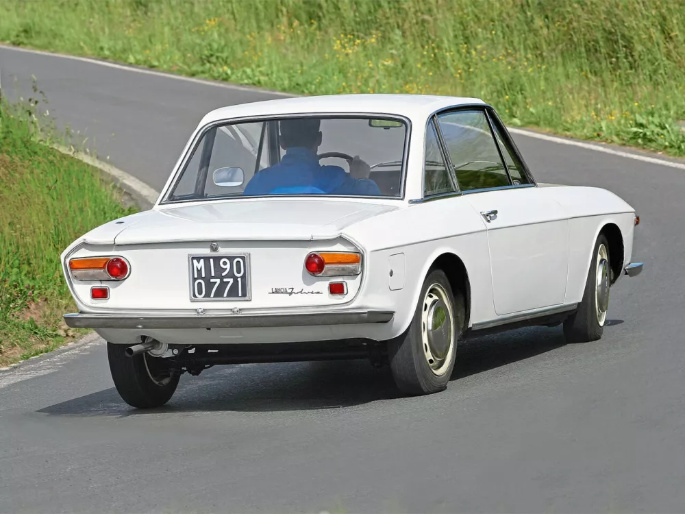 Автомобиль Lancia Fulvia Купе