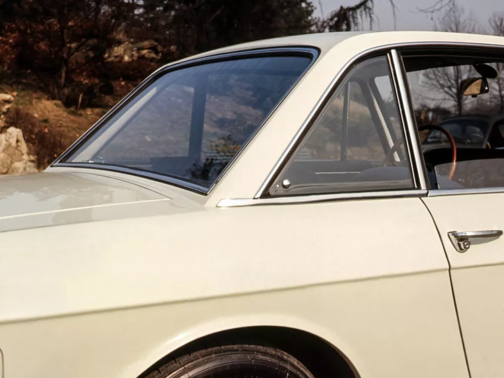 Автомобиль Lancia Fulvia Купе