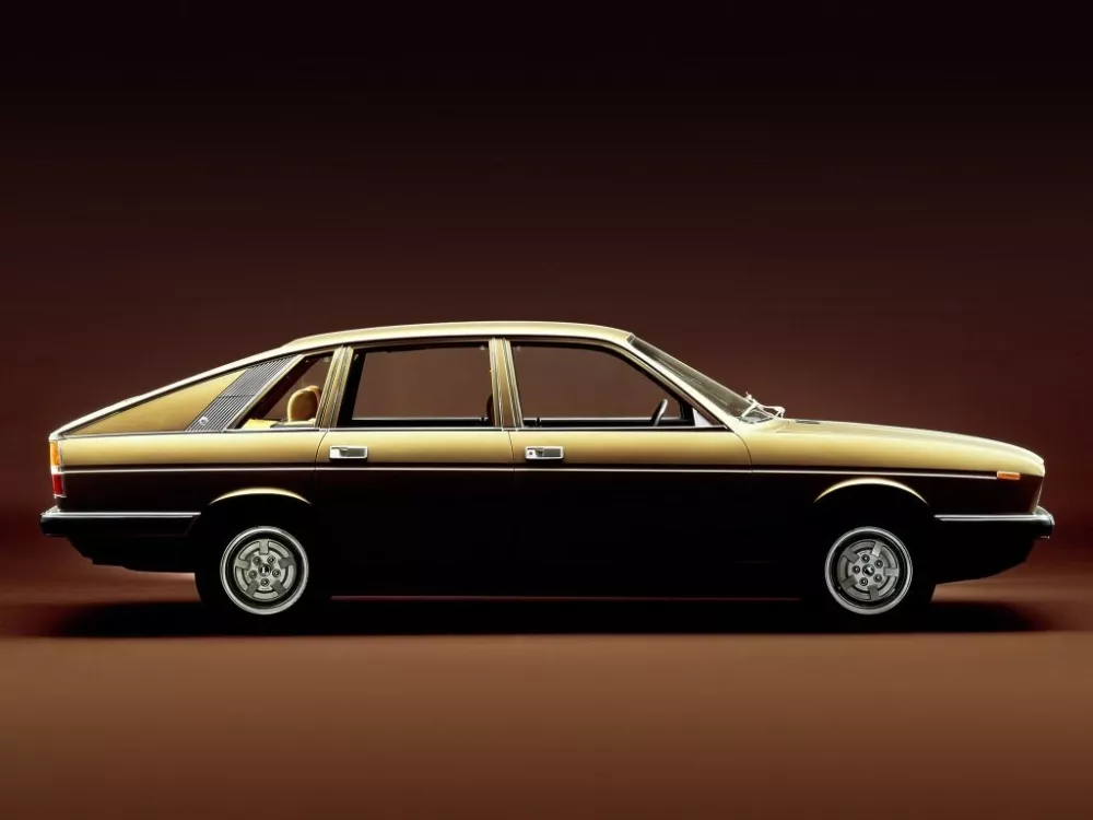 Автомобиль Lancia Gamma Фастбек