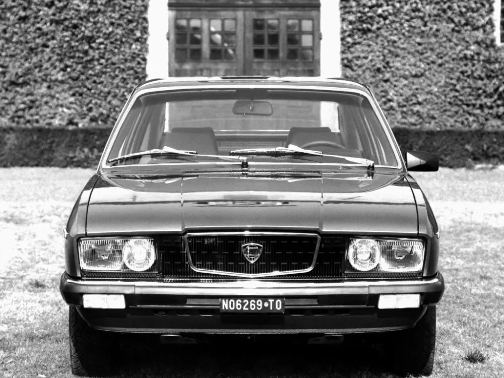 Автомобиль Lancia Gamma Фастбек