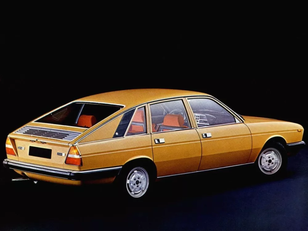 Автомобиль Lancia Gamma Фастбек