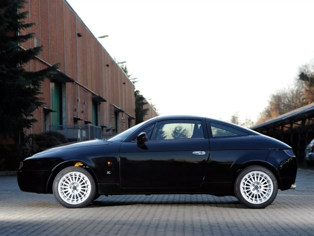 Автомобиль Lancia Hyena Купе
