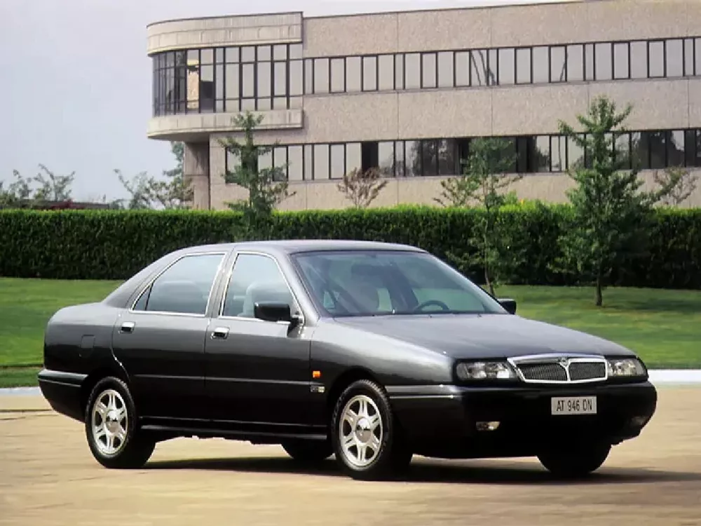 Автомобиль Lancia Kappa Седан