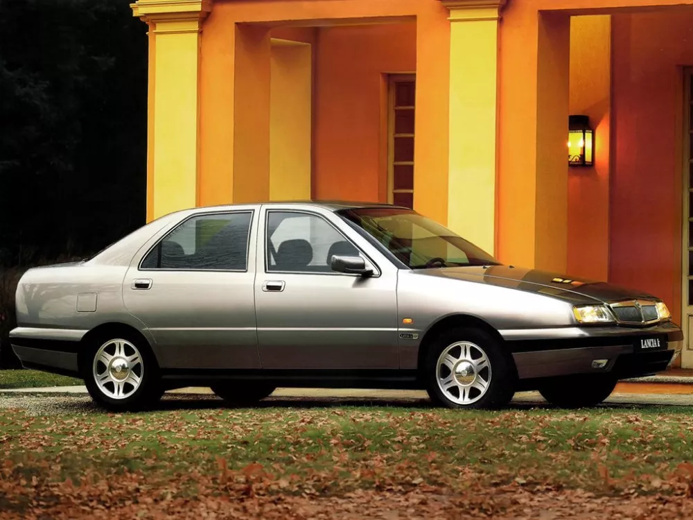 Автомобиль Lancia Kappa Седан