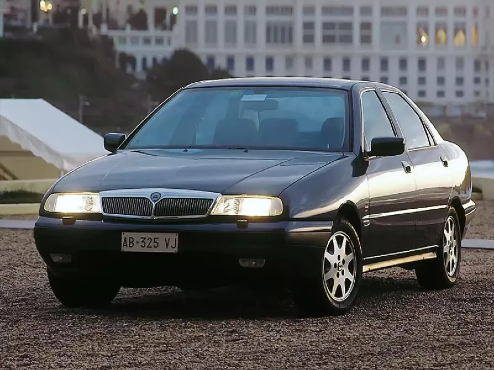 Автомобиль Lancia Kappa Седан